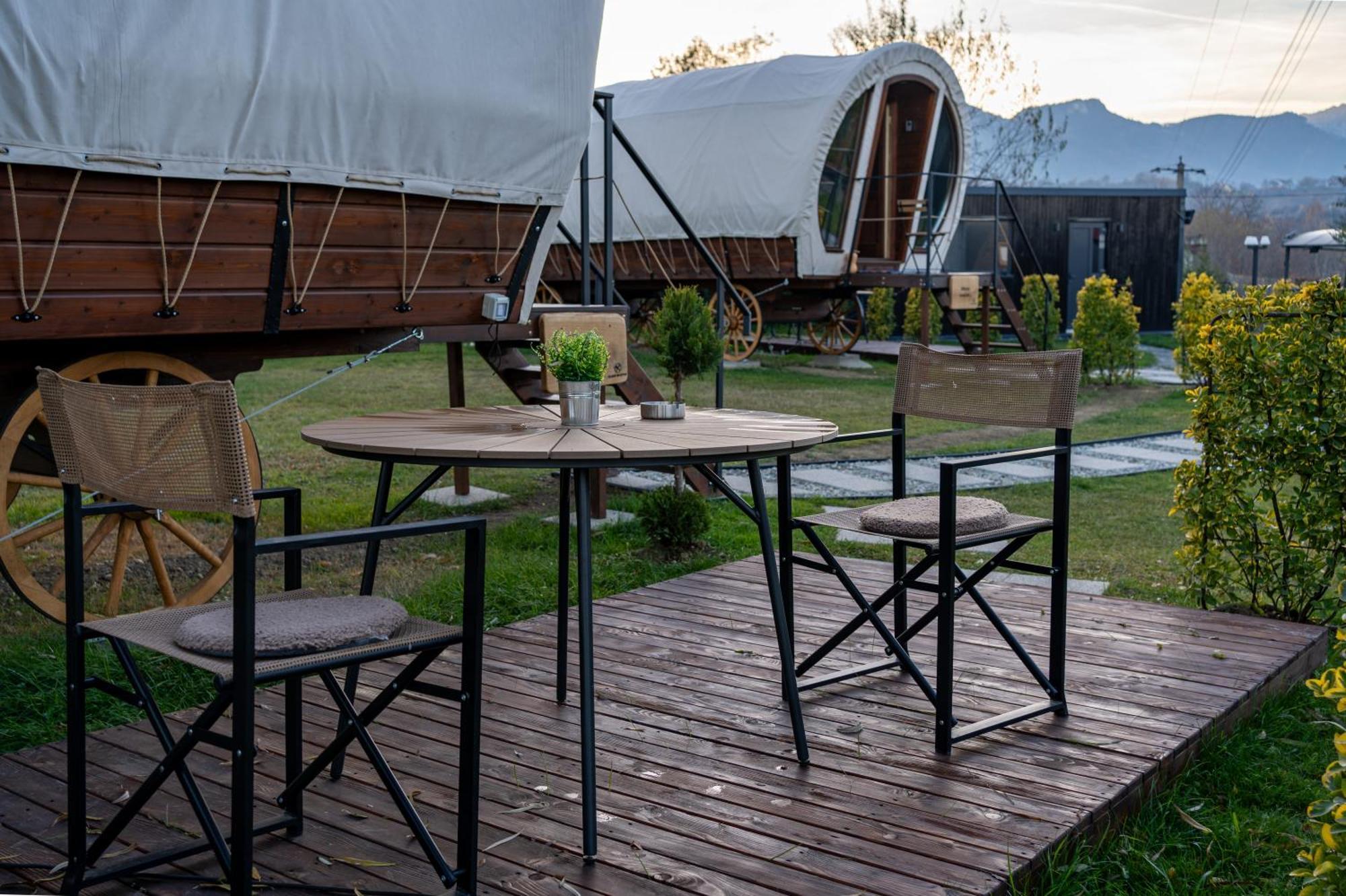 Glamp In Style Pods Resort Bran  Exterior photo