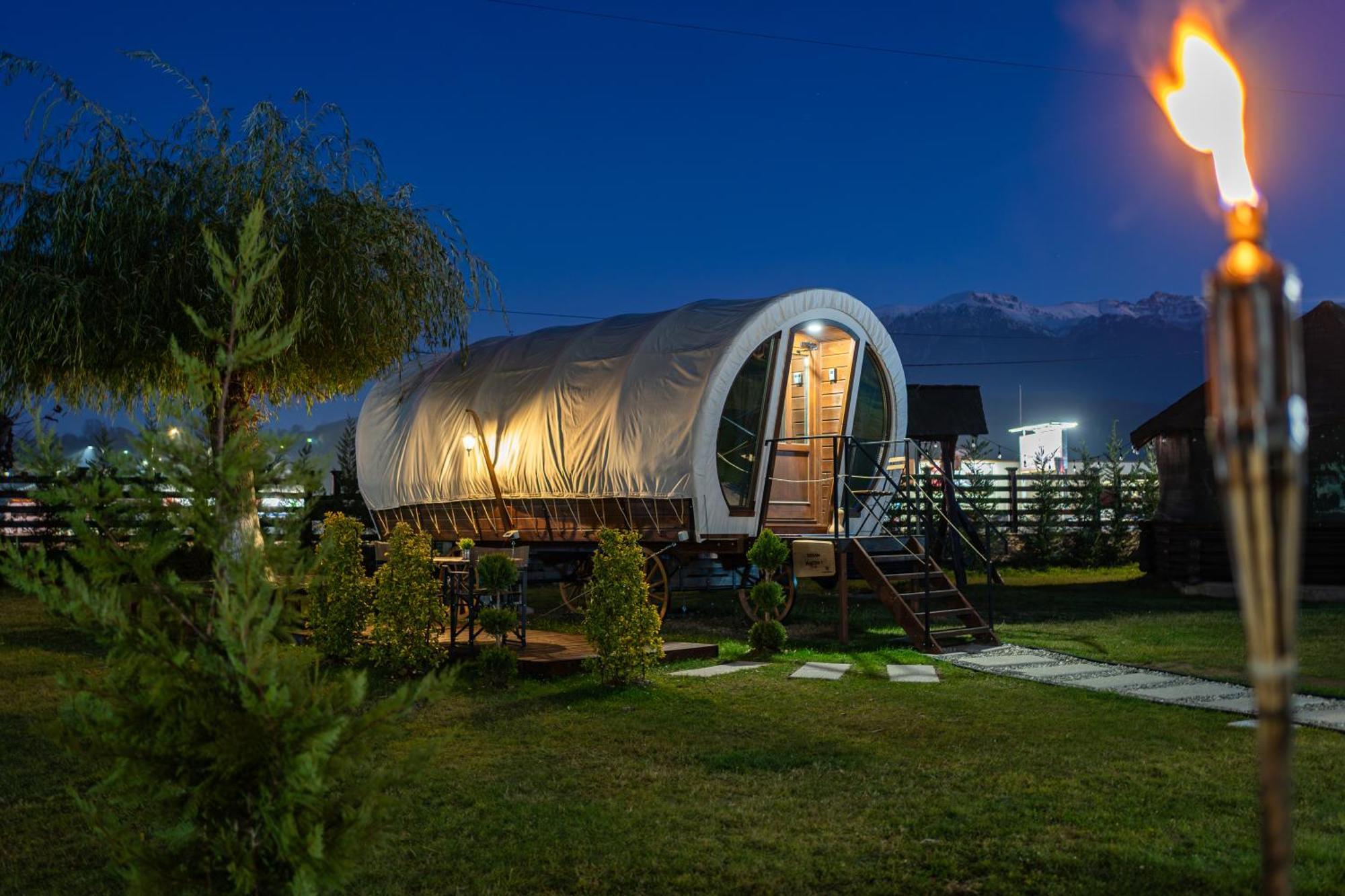 Glamp In Style Pods Resort Bran  Exterior photo