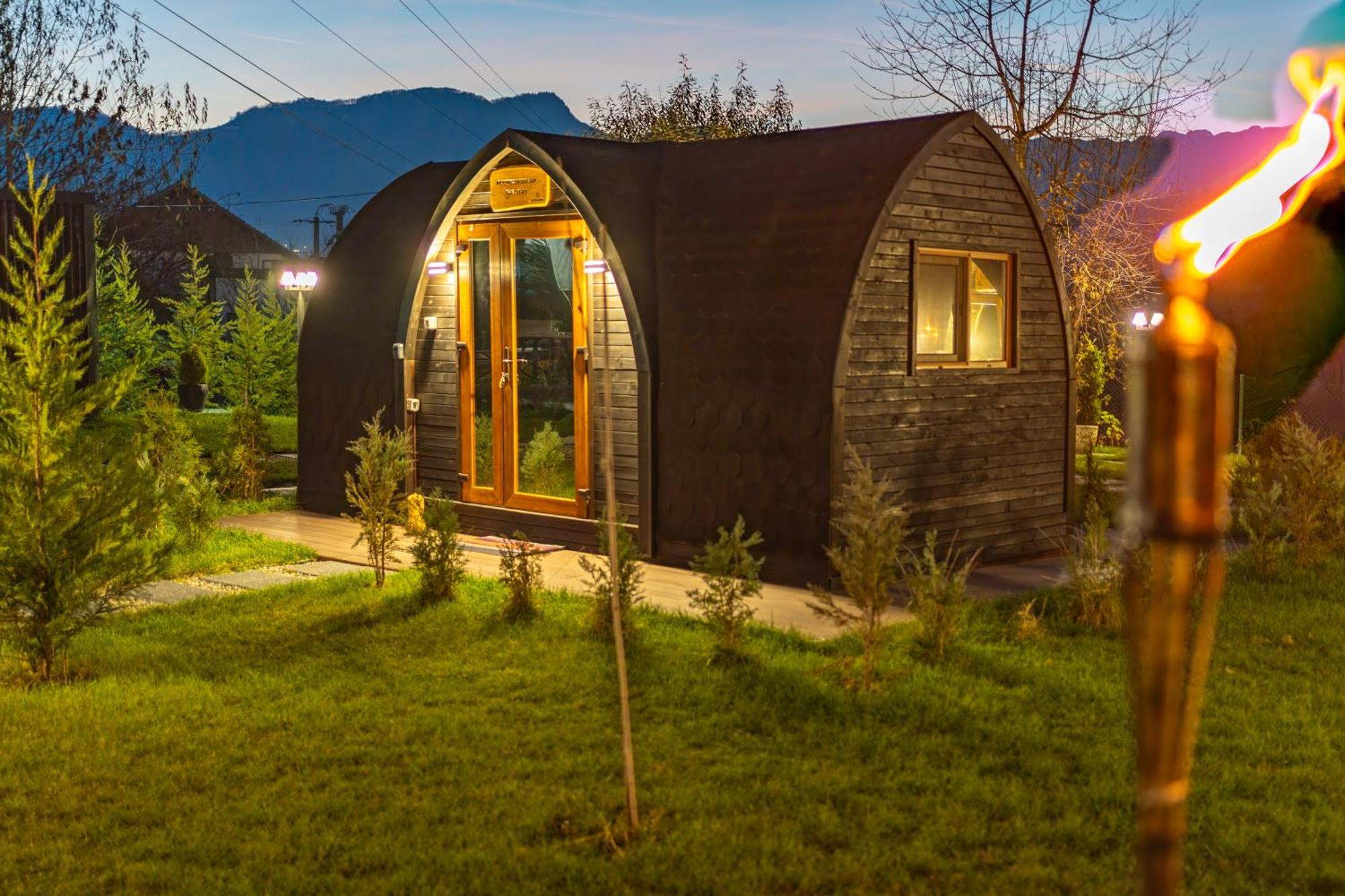 Glamp In Style Pods Resort Bran  Exterior photo