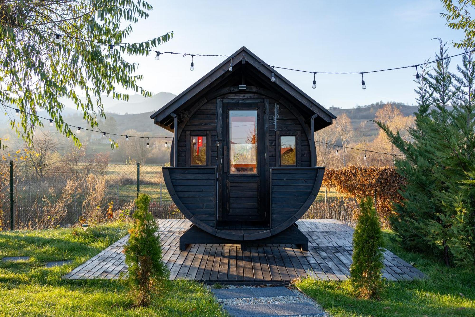 Glamp In Style Pods Resort Bran  Exterior photo