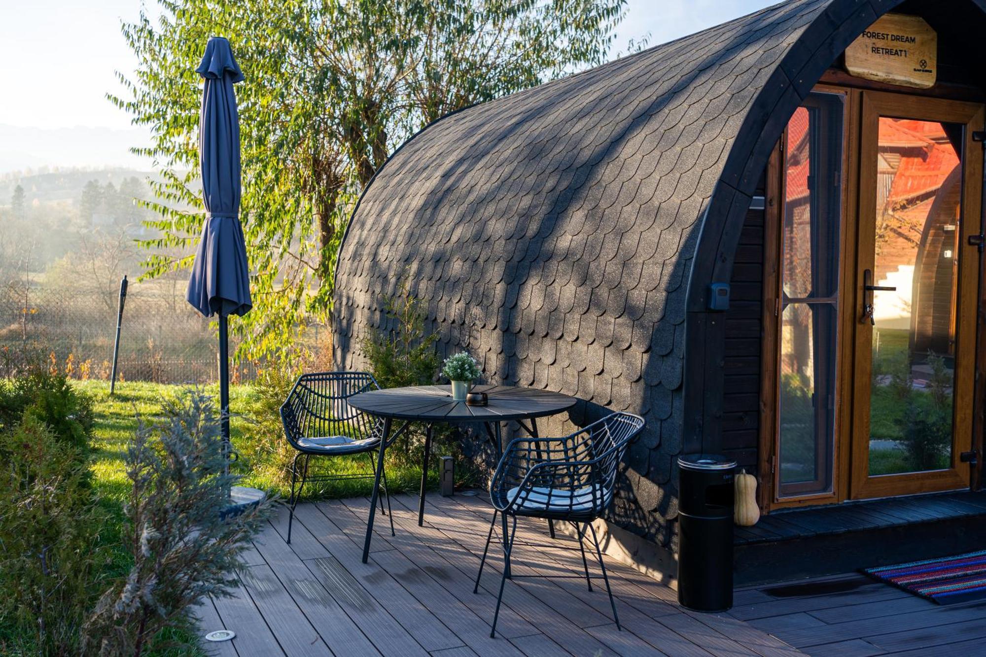 Glamp In Style Pods Resort Bran  Exterior photo