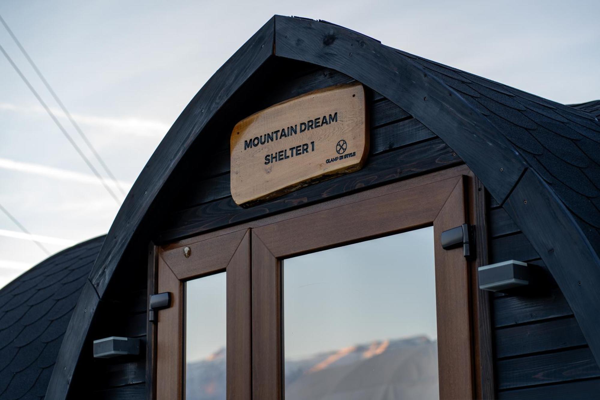 Glamp In Style Pods Resort Bran  Exterior photo