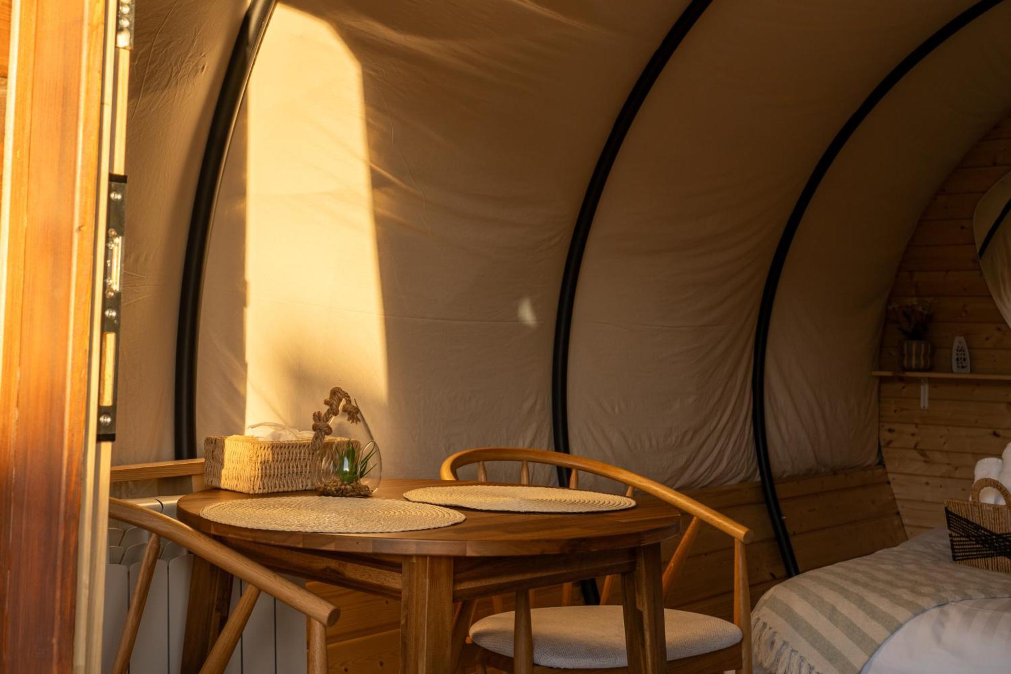 Glamp In Style Pods Resort Bran  Exterior photo